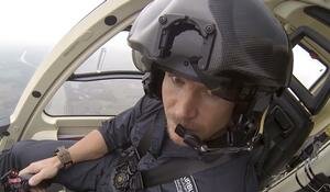 Video elicotteri, Felix Baumgartner prova l'EC135 T3/P3