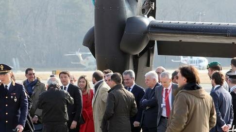 Renzi in visita alla fabbrica AgustaWestland di Vergiate